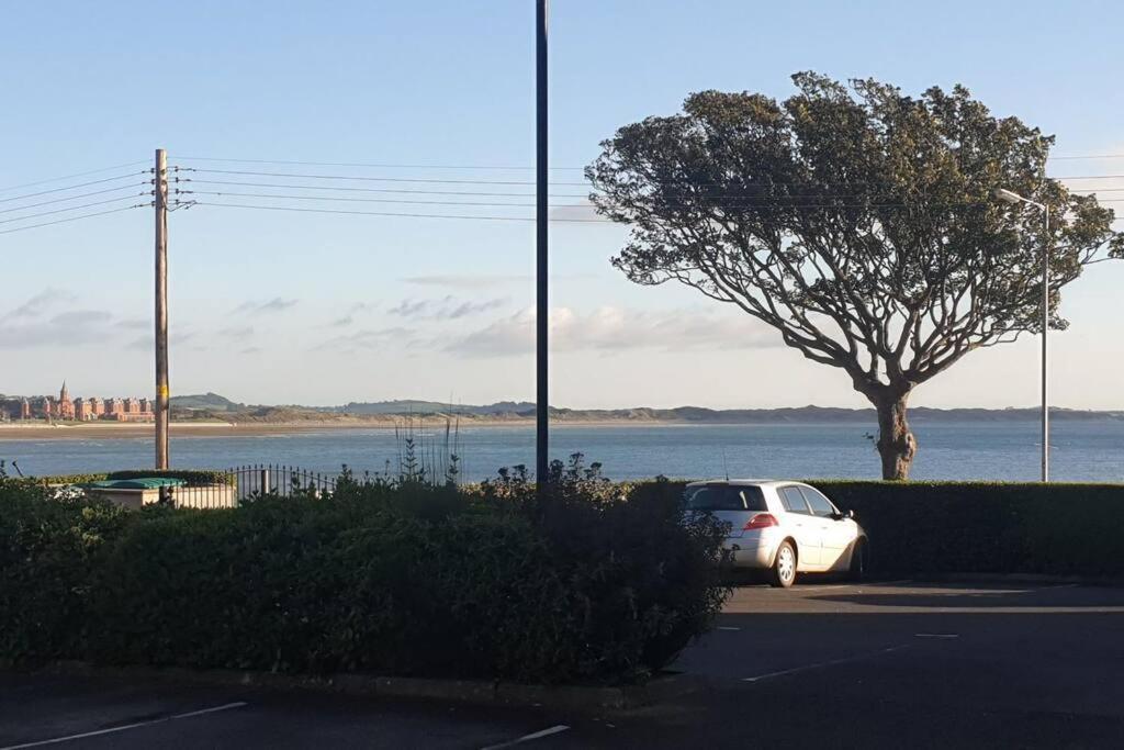 Seafront Apartment, Ground Floor, Free Parking ニューカッスル エクステリア 写真