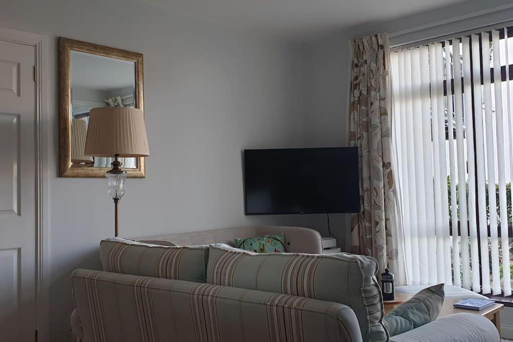 Seafront Apartment, Ground Floor, Free Parking ニューカッスル エクステリア 写真